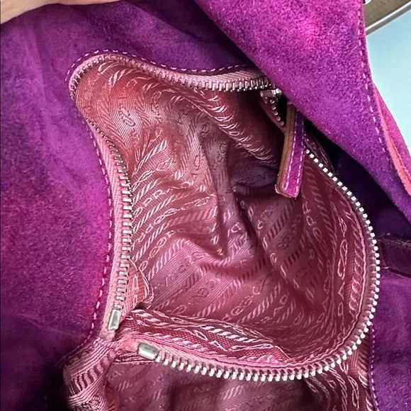 Authentic Vintage Prada Suede Triangle Logo Tote Bag –Plum color– Made in Italy - Picture 11 of 12